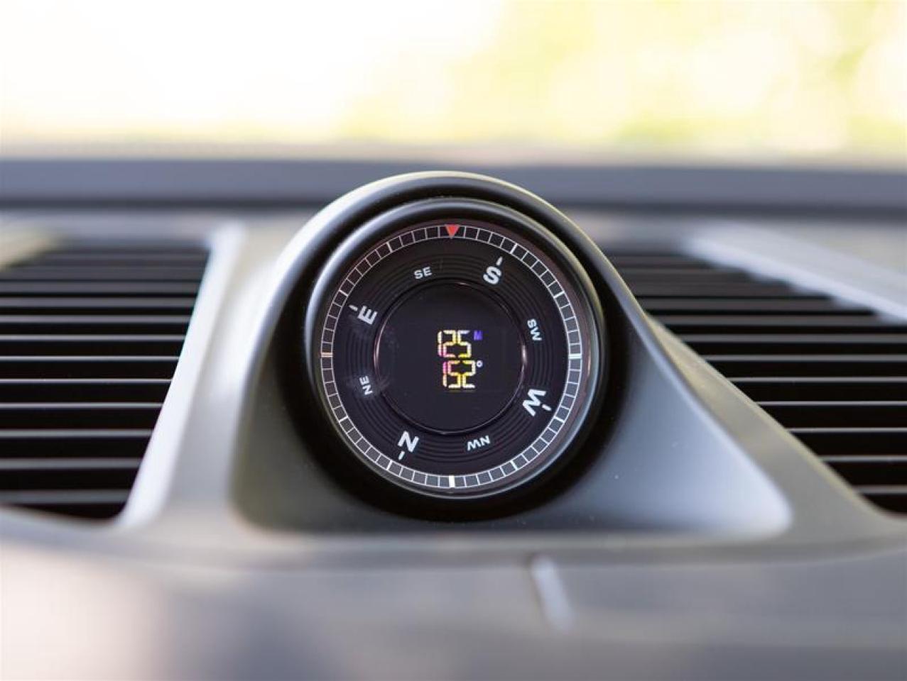 2025 Porsche Macan Electric 4 AWD Photo