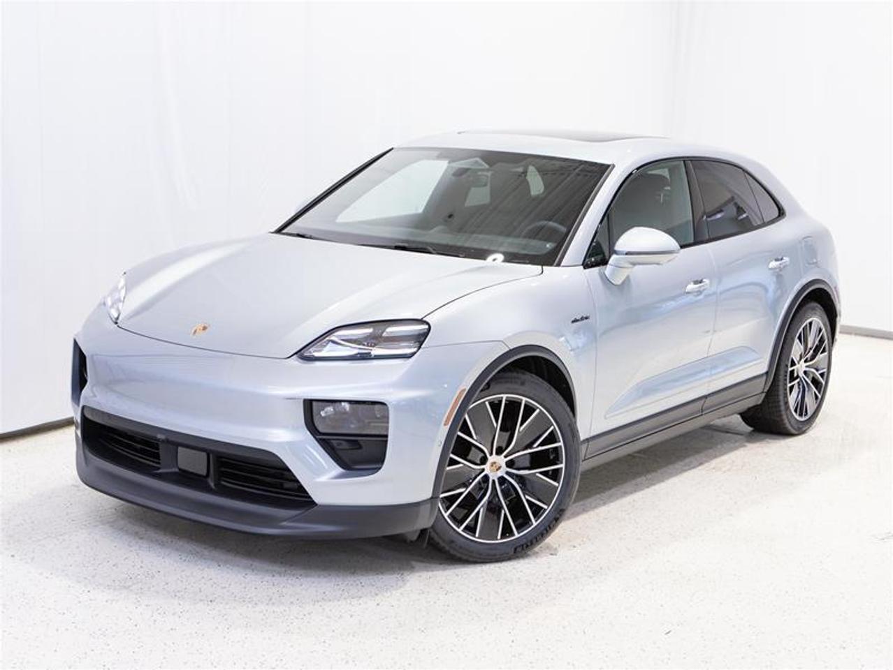 2025 Porsche Macan Electric 4 AWD Photo