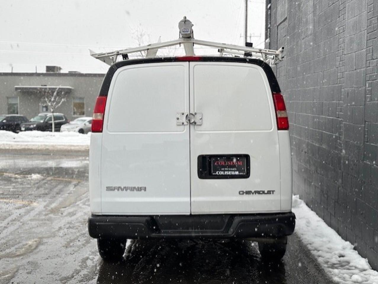 2006 GMC Savana Cargo Van 2500 **ONLY 85,000KM-LADDER RACKS-SHELVES-DIVIDER* Photo3