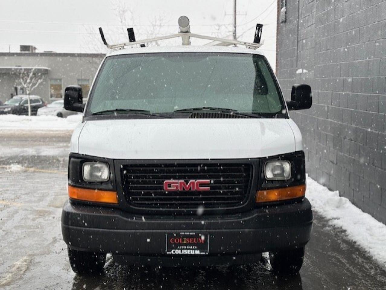 2006 GMC Savana Cargo Van 2500 **ONLY 85,000KM-LADDER RACKS-SHELVES-DIVIDER* Photo