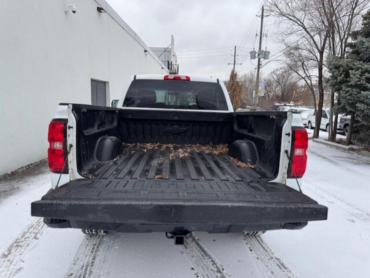 2017 Chevrolet Silverado 1500 4WD REGULAR CAB **SHORT BOX** CERTIFIED-WE FINANCE Photo