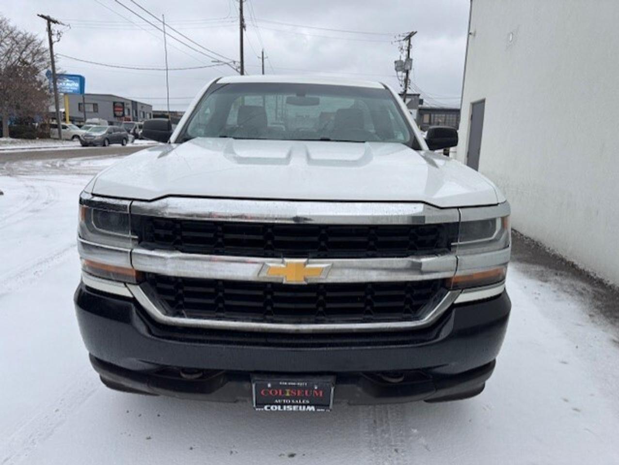 2017 Chevrolet Silverado 1500 4WD REGULAR CAB **SHORT BOX** CERTIFIED-WE FINANCE Photo