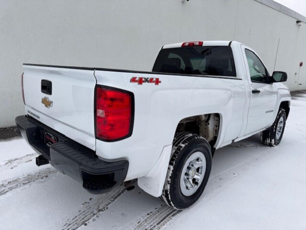 2017 Chevrolet Silverado 1500 4WD REGULAR CAB **SHORT BOX** CERTIFIED-WE FINANCE Photo