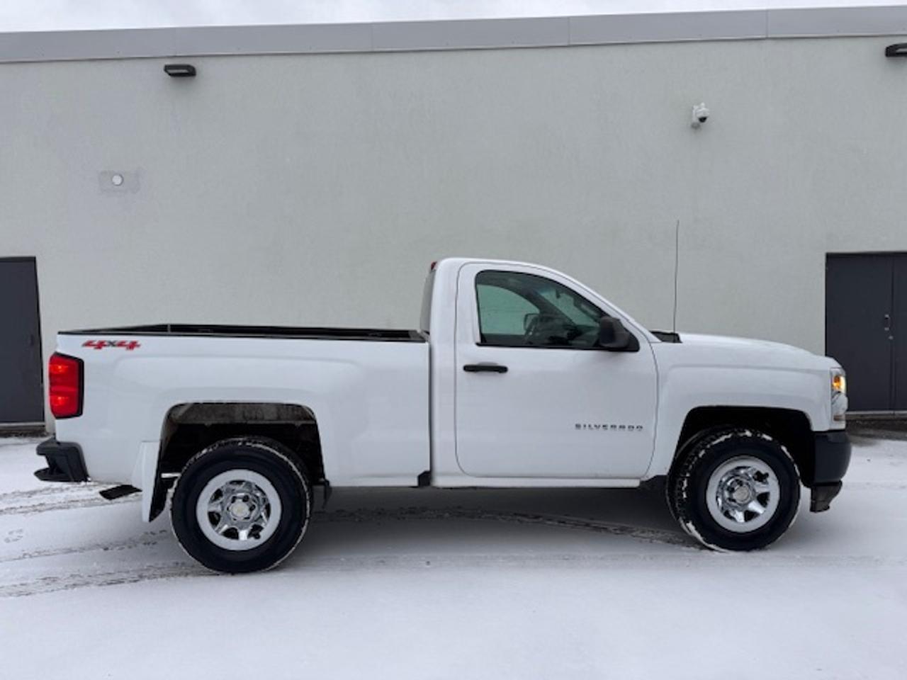 2017 Chevrolet Silverado 1500 4WD REGULAR CAB **SHORT BOX** CERTIFIED-WE FINANCE Photo