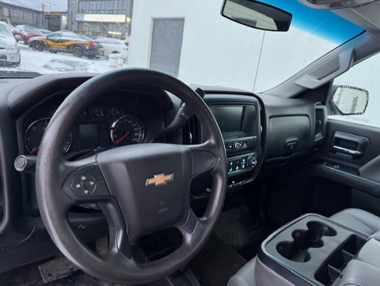 2017 Chevrolet Silverado 1500 4WD REGULAR CAB **SHORT BOX** CERTIFIED-WE FINANCE Photo
