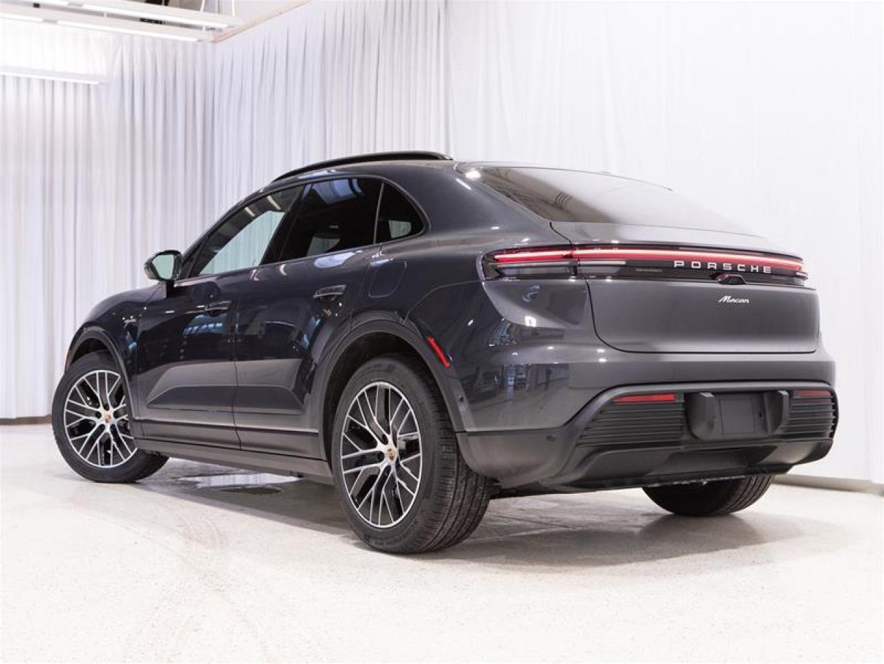 2025 Porsche Macan Electric RWD Photo2