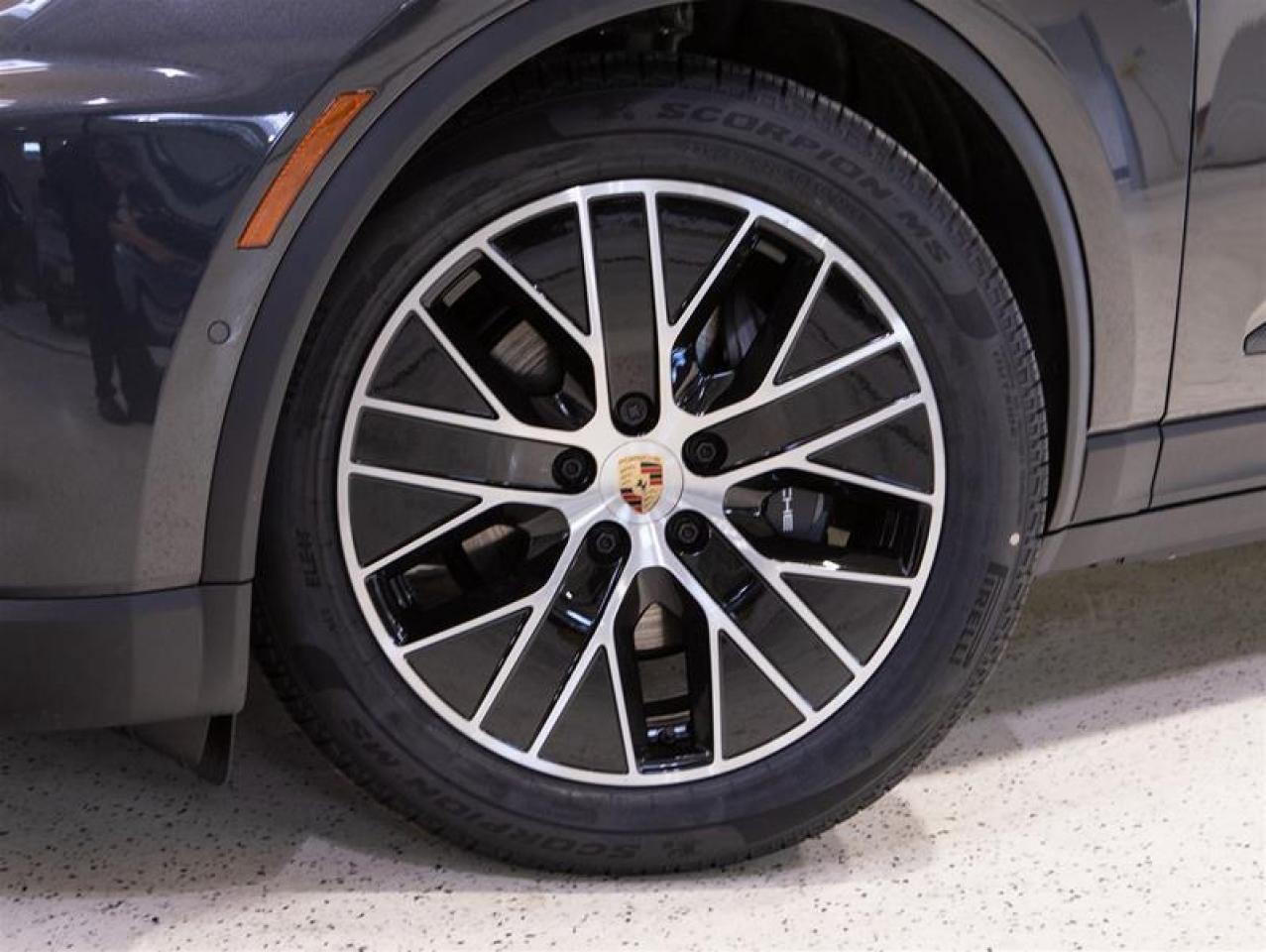 2025 Porsche Macan Electric RWD Photo