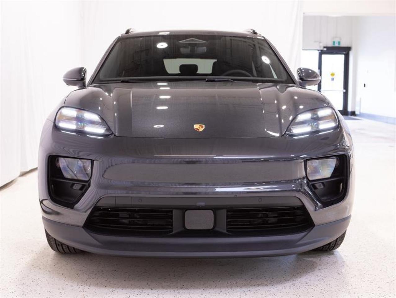2025 Porsche Macan Electric RWD Photo