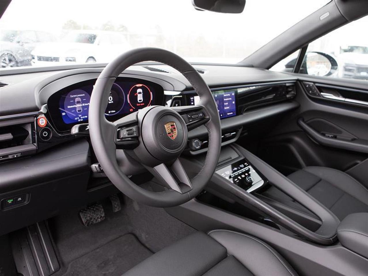 2025 Porsche Macan Electric RWD Photo