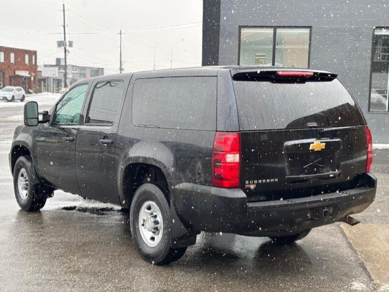 2012 Chevrolet Suburban 2500 4WD **9 PASSENGER-EX-POLICE-6.0L V8** Photo