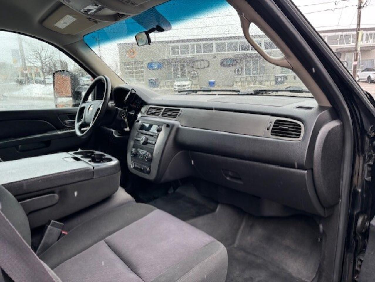 2012 Chevrolet Suburban 2500 4WD **9 PASSENGER-EX-POLICE-6.0L V8** Photo