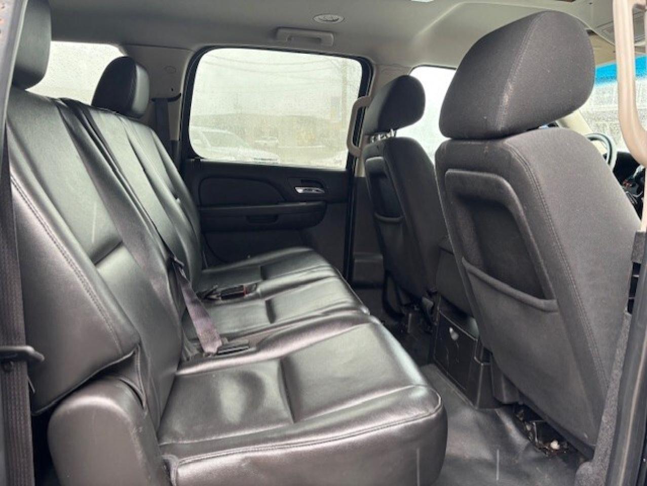 2012 Chevrolet Suburban 2500 4WD **9 PASSENGER-EX-POLICE-6.0L V8** Photo