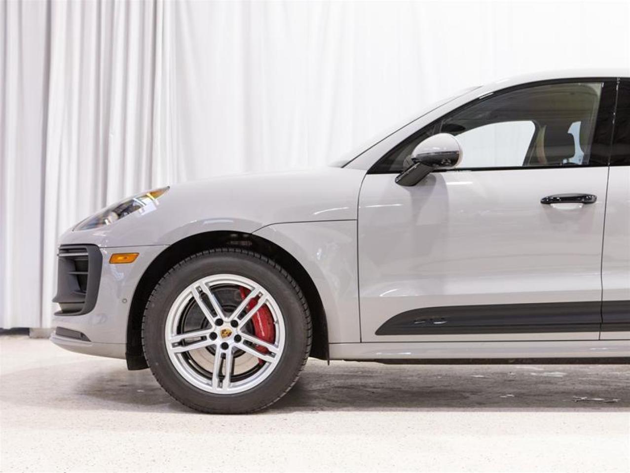 2025 Porsche Macan GTS AWD Photo