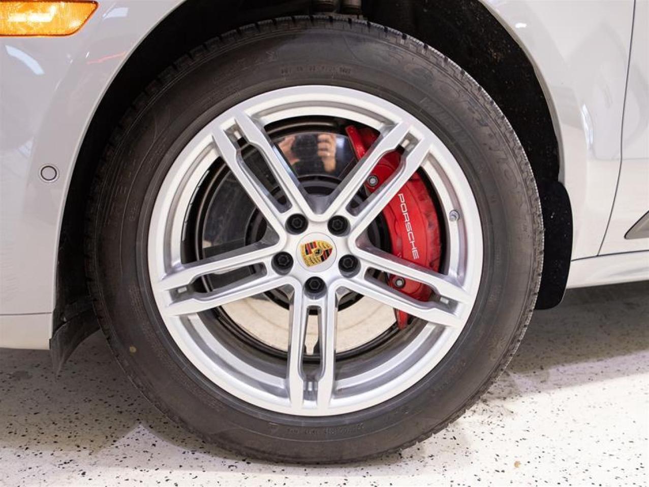 2025 Porsche Macan GTS AWD Photo