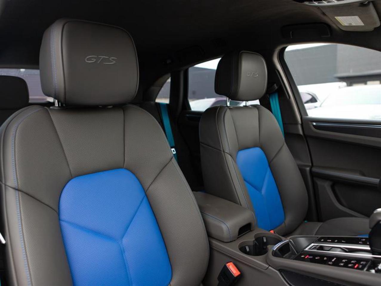 2025 Porsche Macan GTS AWD Photo