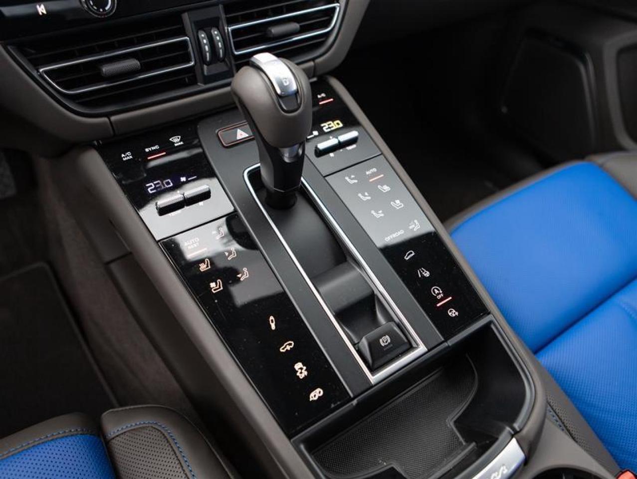 2025 Porsche Macan GTS AWD Photo