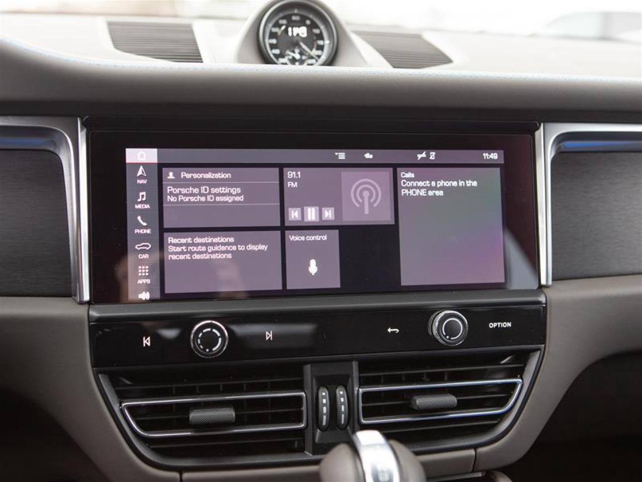 2025 Porsche Macan GTS AWD Photo