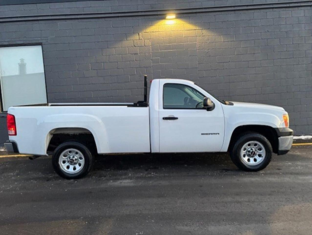 2012 GMC Sierra 1500 ONLY 35,000KM-REGULAR CAB LONG BOX-CERTIFIED Photo
