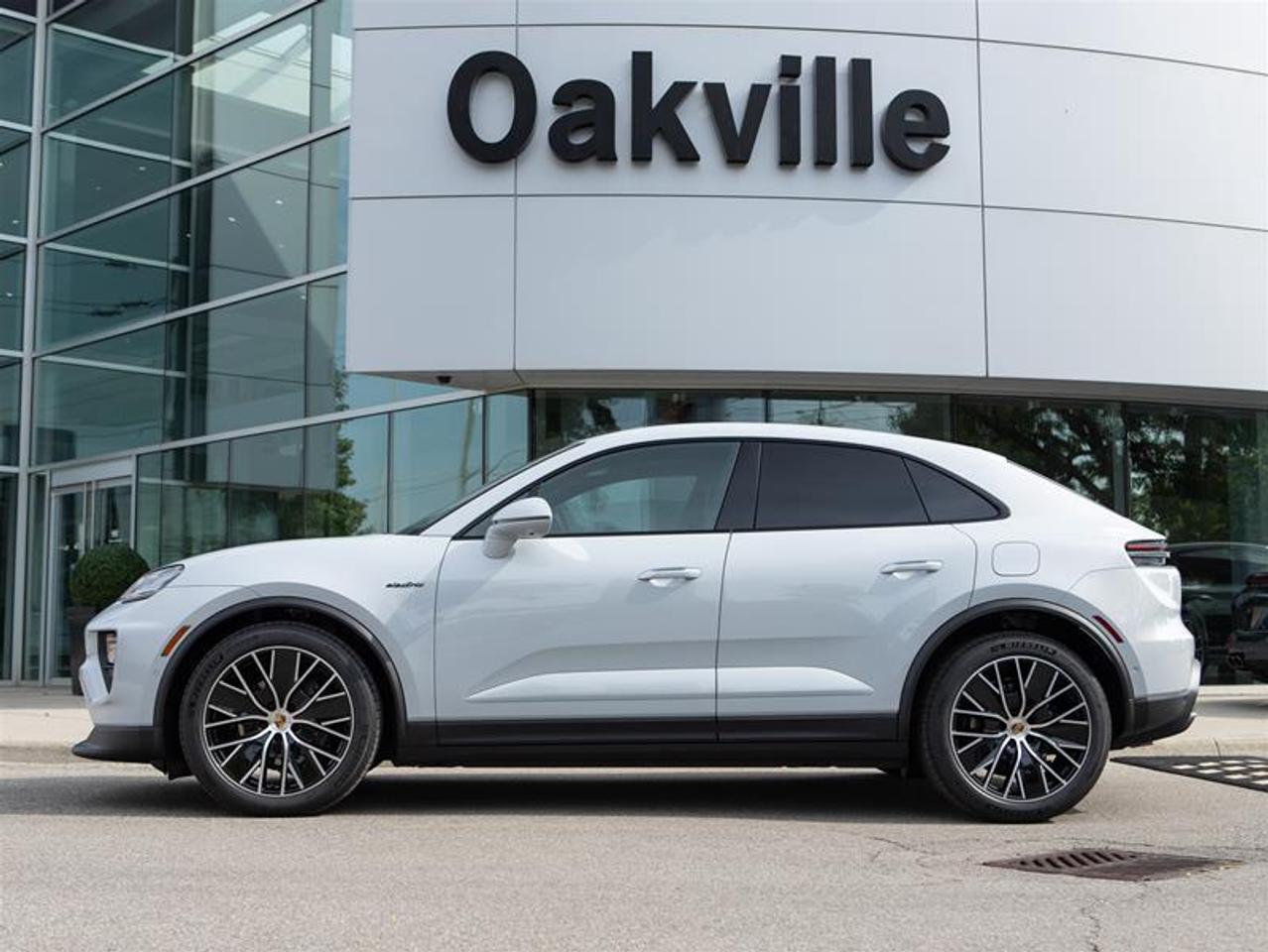 2024 Porsche Macan Electric 4 AWD Photo3