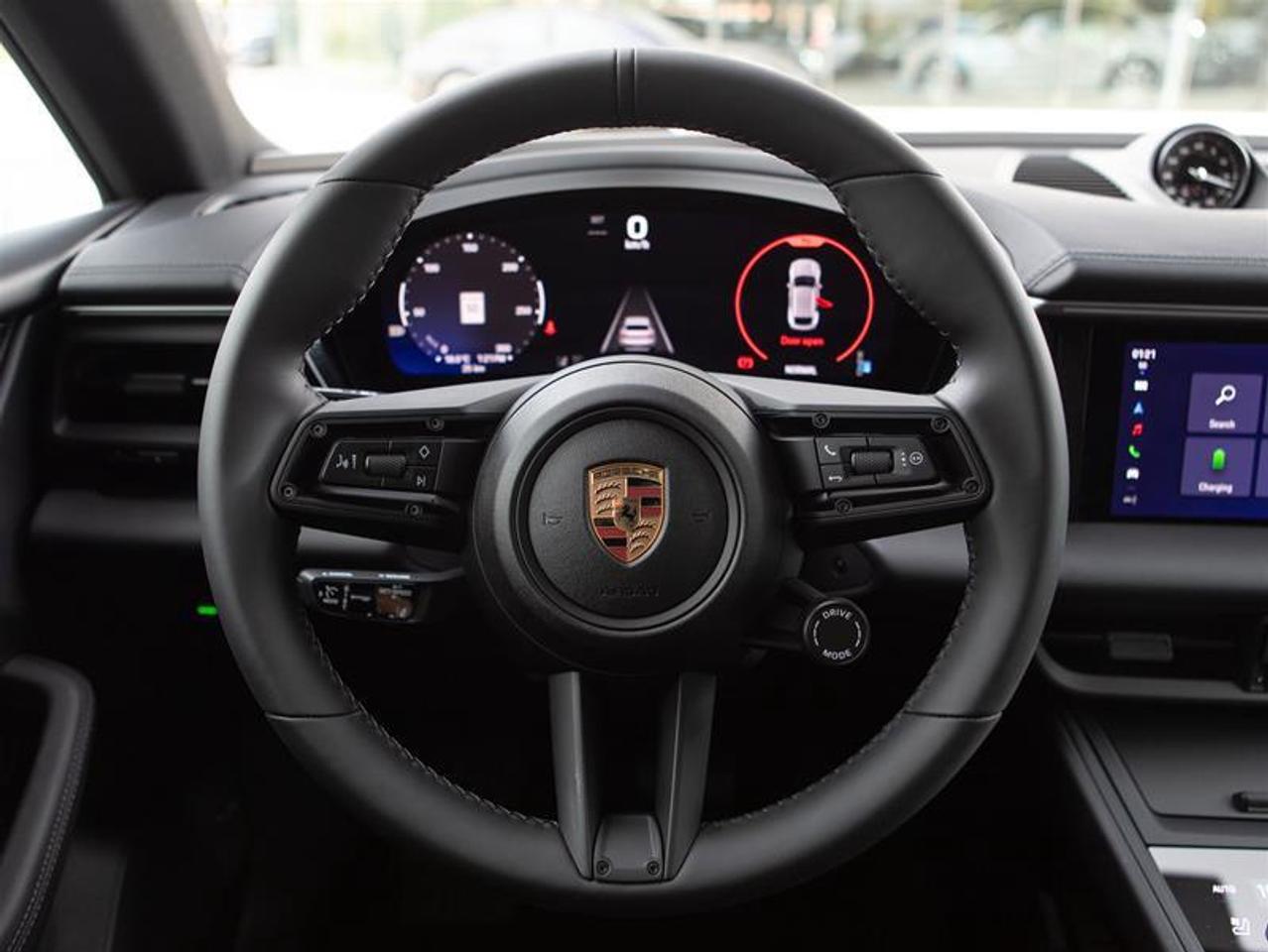 2024 Porsche Macan Electric 4 AWD Photo