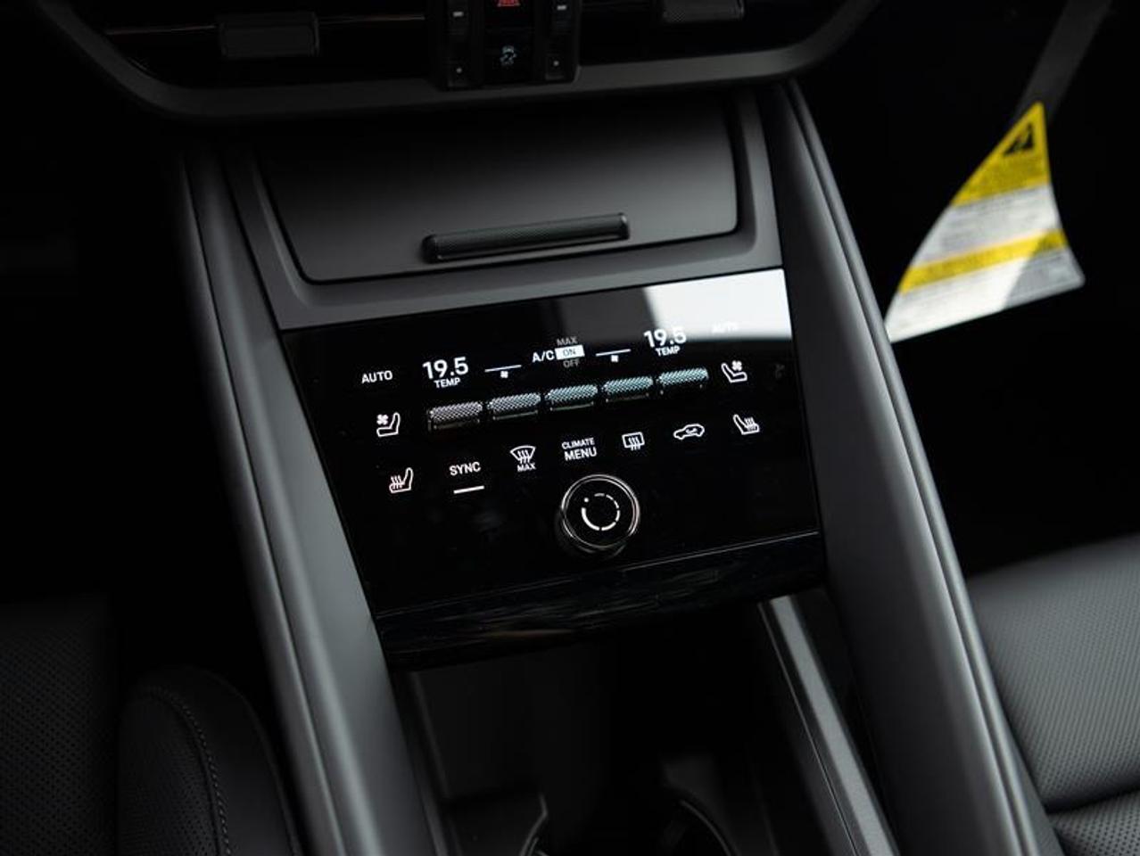 2024 Porsche Macan Electric 4 AWD Photo