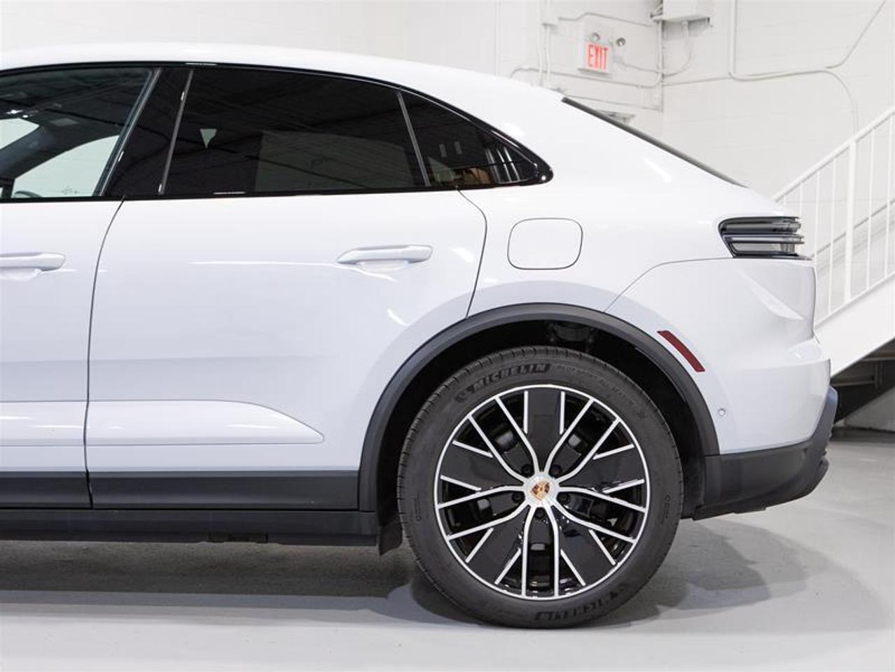 2024 Porsche Macan Electric 4 AWD Photo