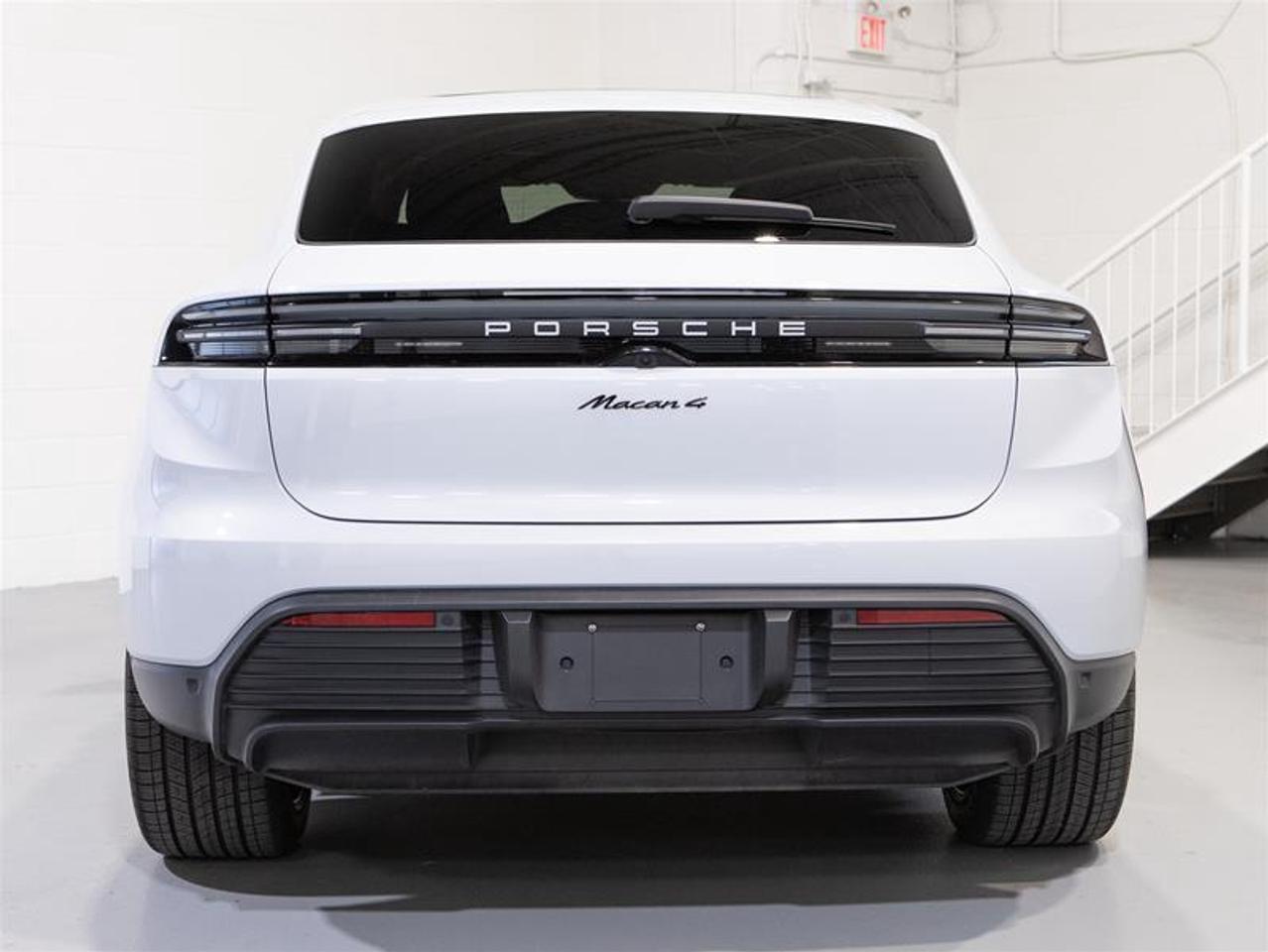2024 Porsche Macan Electric 4 AWD Photo