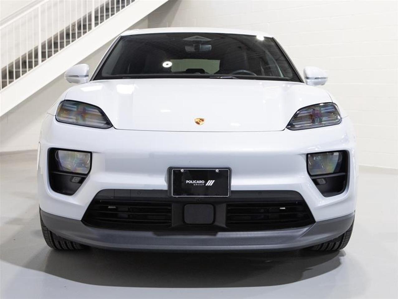 2024 Porsche Macan Electric 4 AWD Photo