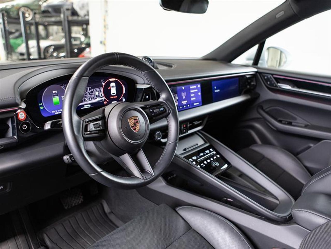 2024 Porsche Macan Electric 4 AWD Photo