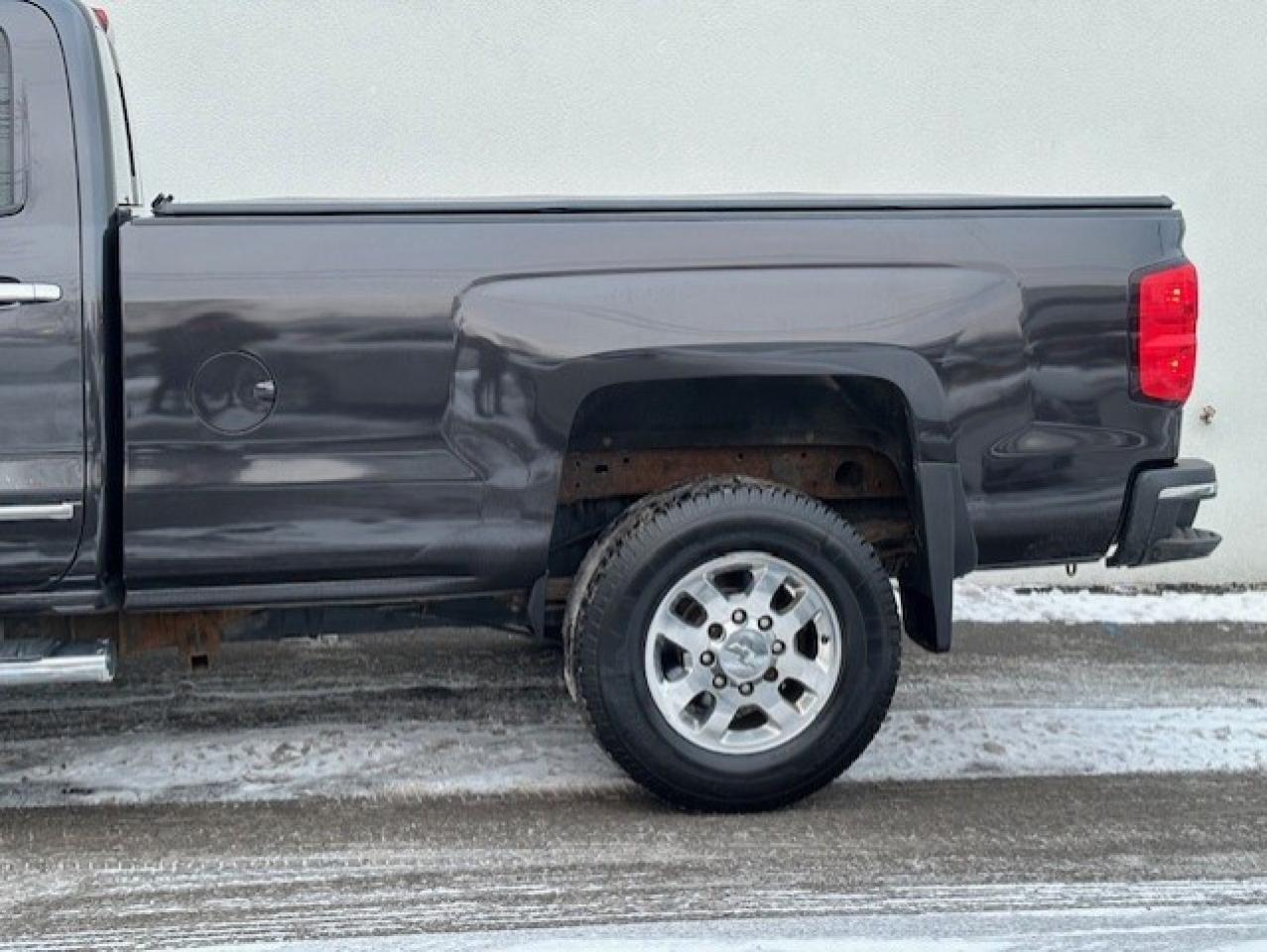 2015 Chevrolet Silverado 2500 LTZ 4WD Z71-CREW CAB-LONG BOX-LEATHER-NAVI-TONNEAU Photo2