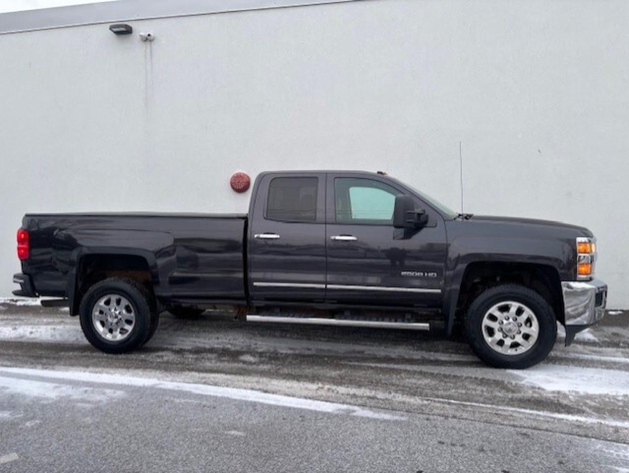 2015 Chevrolet Silverado 2500 LTZ 4WD Z71-CREW CAB-LONG BOX-LEATHER-NAVI-TONNEAU Photo