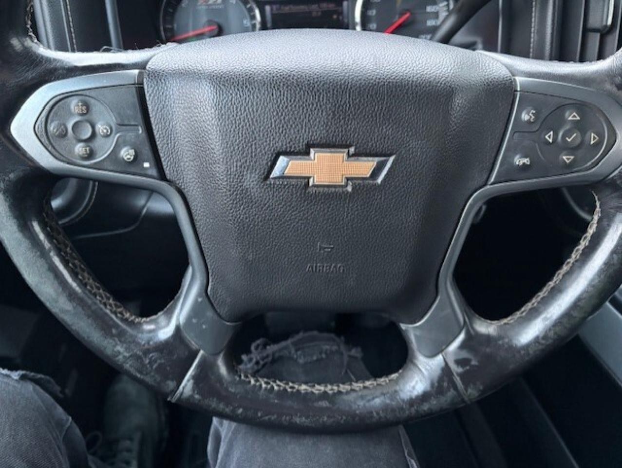 2015 Chevrolet Silverado 2500 LTZ 4WD Z71-CREW CAB-LONG BOX-LEATHER-NAVI-TONNEAU Photo