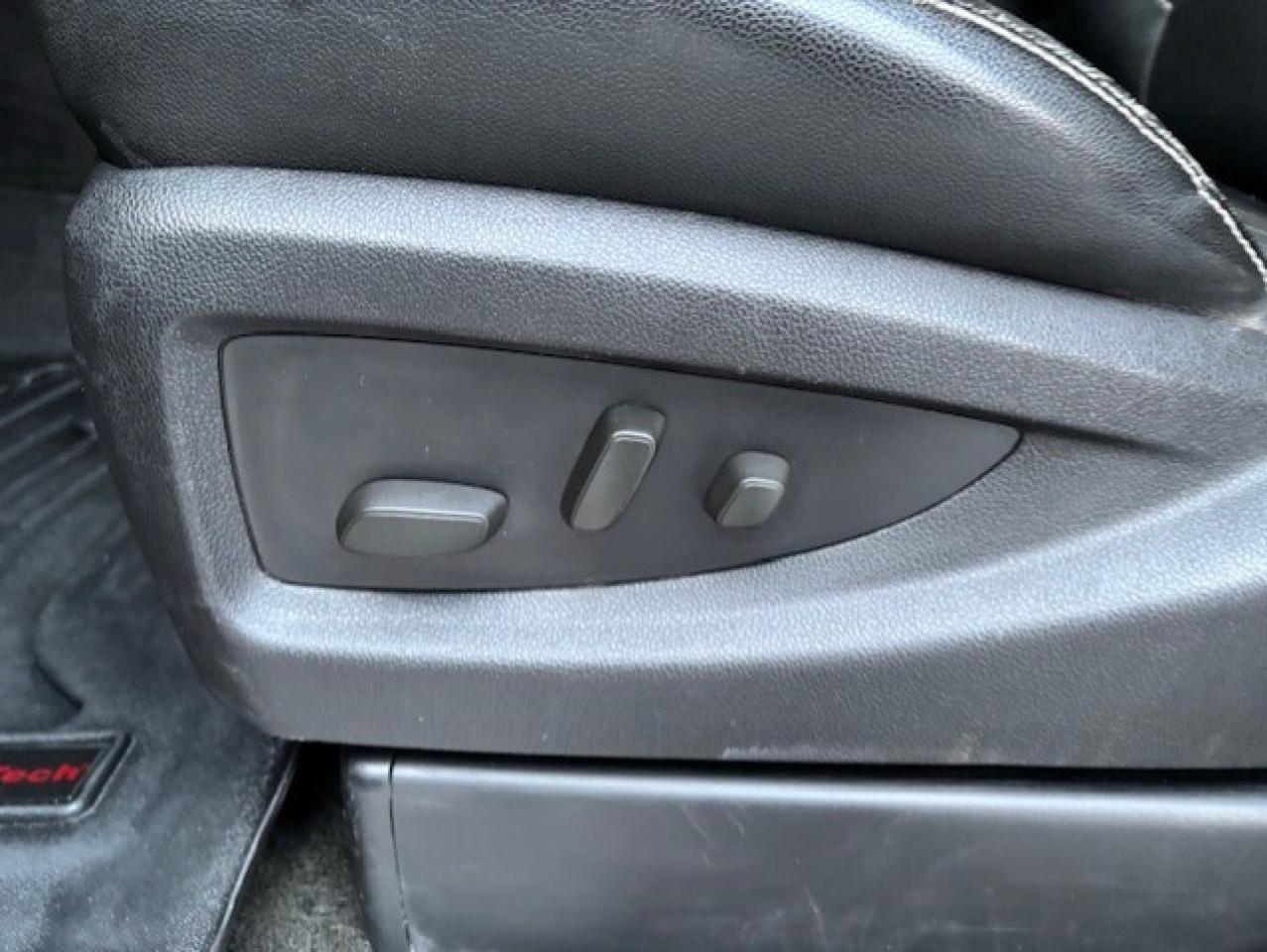 2015 Chevrolet Silverado 2500 LTZ 4WD Z71-CREW CAB-LONG BOX-LEATHER-NAVI-TONNEAU Photo