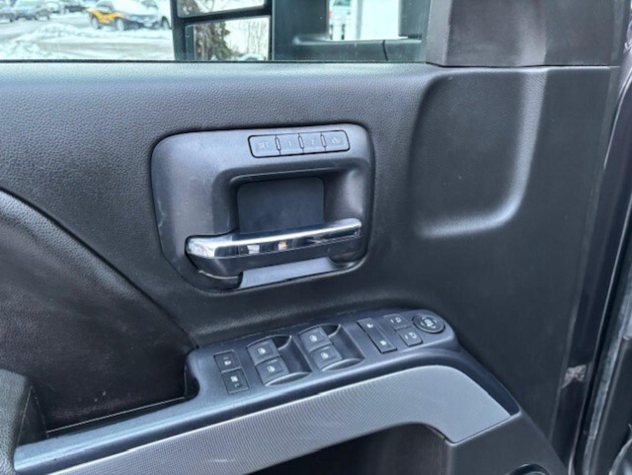 2015 Chevrolet Silverado 2500 LTZ 4WD Z71-CREW CAB-LONG BOX-LEATHER-NAVI-TONNEAU Photo