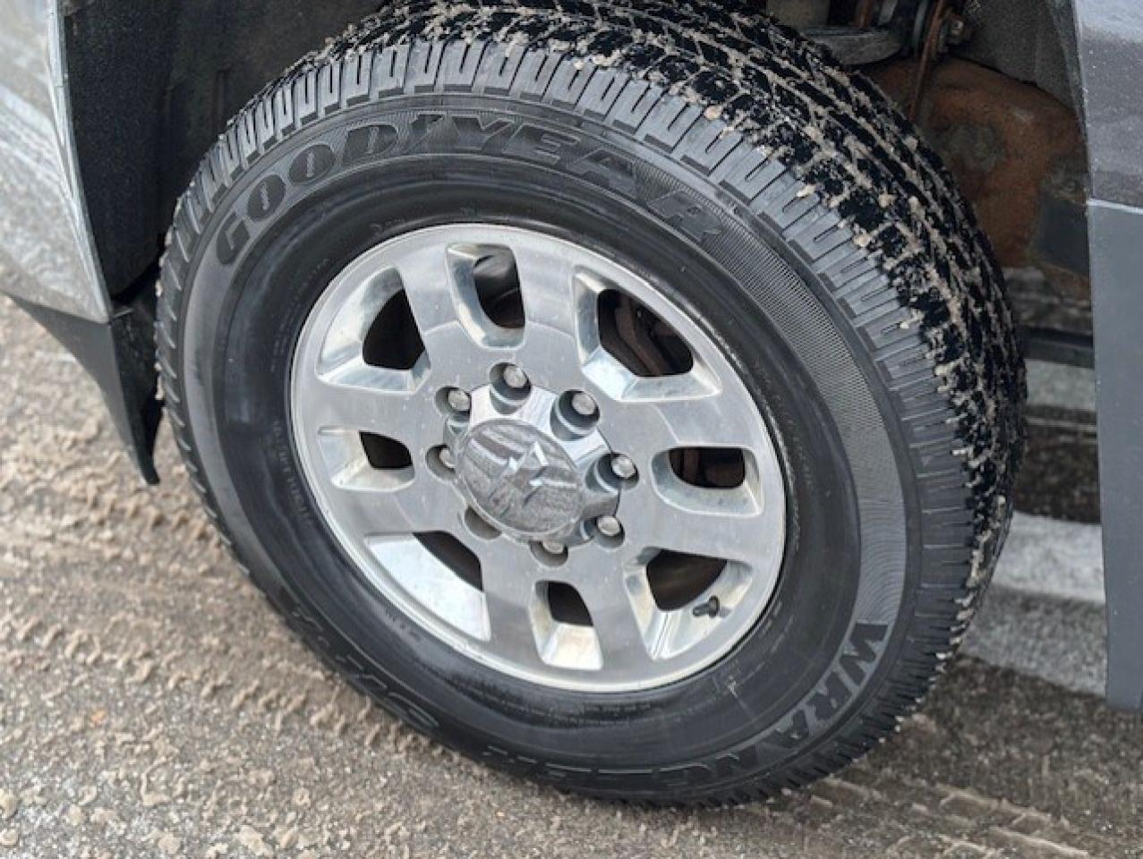 2015 Chevrolet Silverado 2500 LTZ 4WD Z71-CREW CAB-LONG BOX-LEATHER-NAVI-TONNEAU Photo