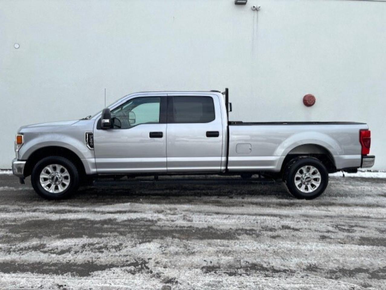 2021 Ford F-350 XLT CREW CAB-LONG BOX-1 OWNER-CERTIFIED-WE FINANCE Photo