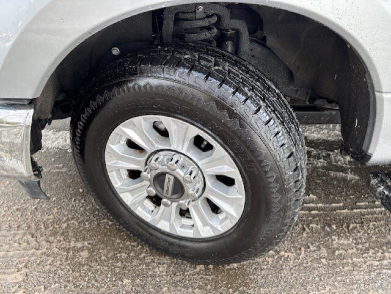 2021 Ford F-350 XLT CREW CAB-LONG BOX-1 OWNER-CERTIFIED-WE FINANCE Photo