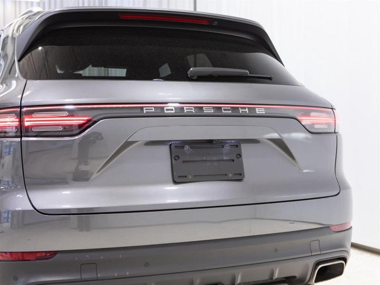 2023 Porsche Cayenne E-Hybrid Photo