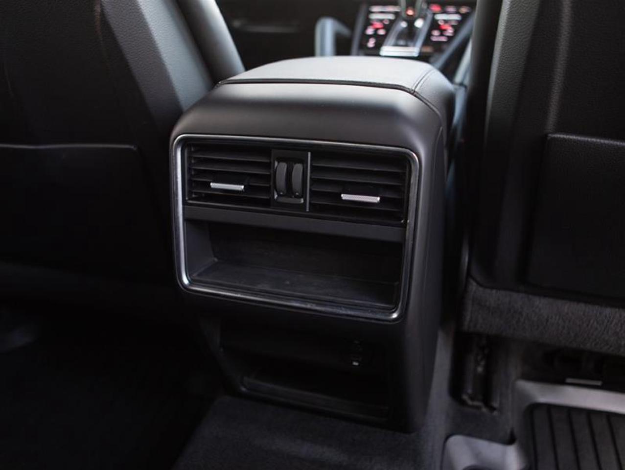 2023 Porsche Cayenne E-Hybrid Photo