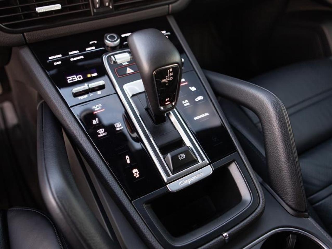 2023 Porsche Cayenne E-Hybrid Photo