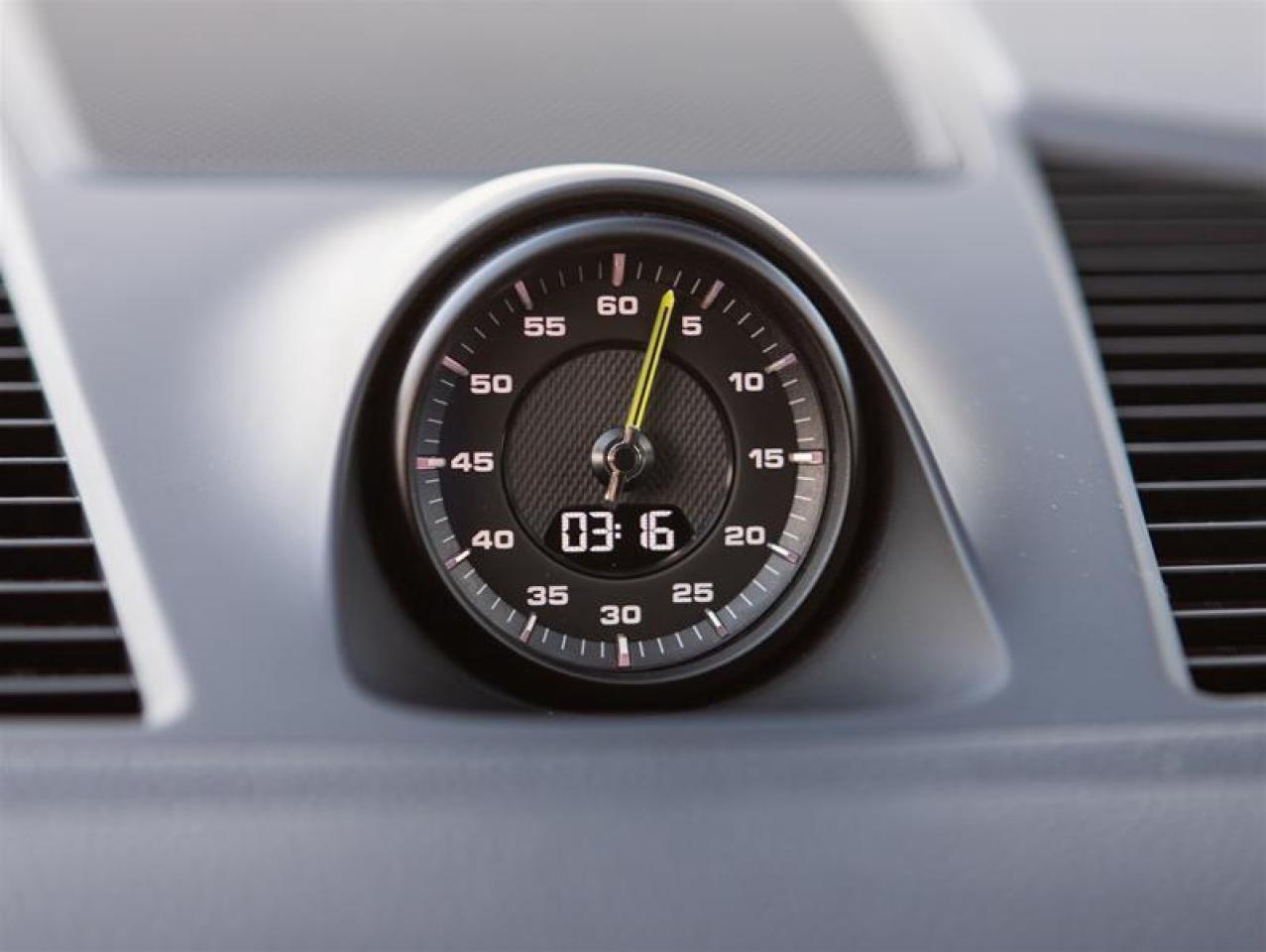 2023 Porsche Cayenne E-Hybrid Photo