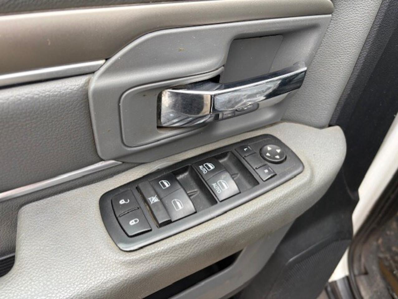 2013 RAM 5500 SLT 4WD 6.7L CUMMINS DIESEL-12' FLAT DECK-CREW CAB Photo