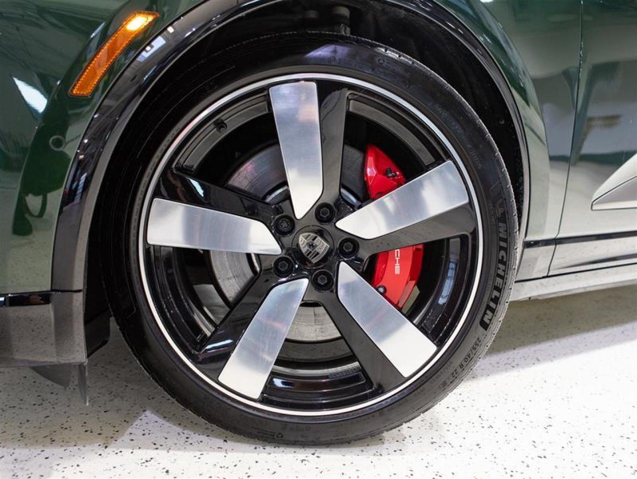 2024 Porsche Macan Electric Turbo AWD Photo