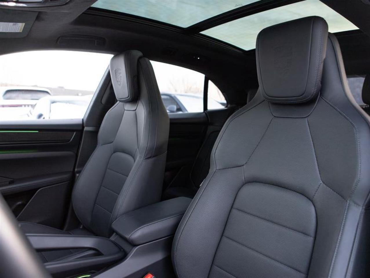 2024 Porsche Macan Electric Turbo AWD Photo