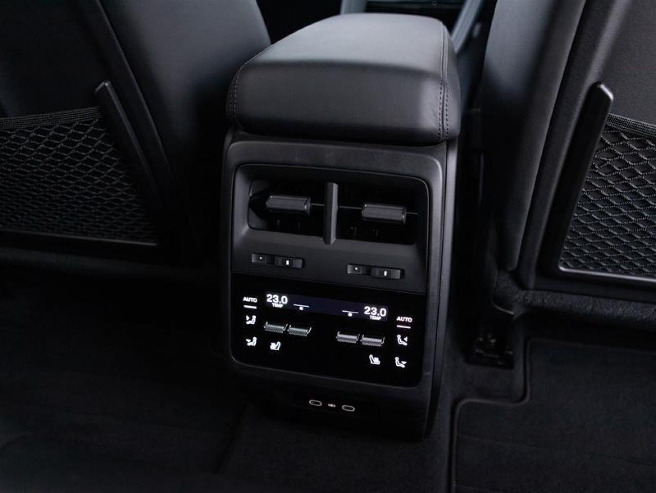 2024 Porsche Macan Electric Turbo AWD Photo