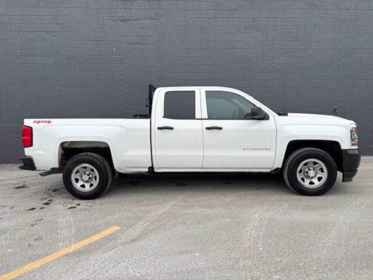 2019 Chevrolet Silverado 1500 4WD V8 ONLY 94,000KM-1 OWNER-DOUBLE CAB-WE FINANCE Photo