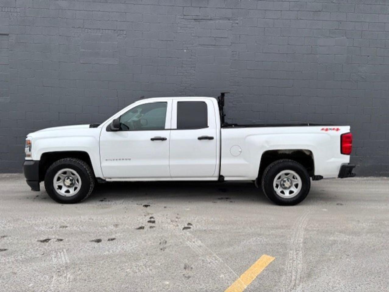 2019 Chevrolet Silverado 1500 4WD V8 ONLY 94,000KM-1 OWNER-DOUBLE CAB-WE FINANCE Photo