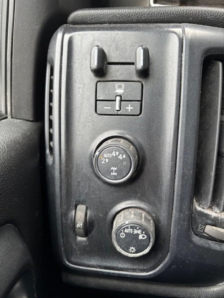 2019 Chevrolet Silverado 1500 4WD V8 ONLY 94,000KM-1 OWNER-DOUBLE CAB-WE FINANCE Photo