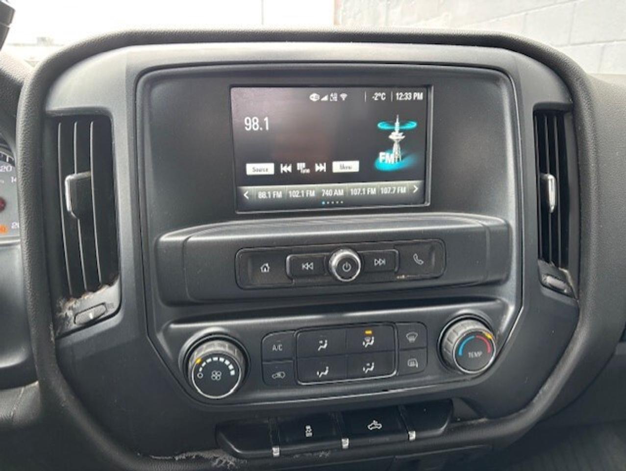 2019 Chevrolet Silverado 1500 4WD V8 ONLY 94,000KM-1 OWNER-DOUBLE CAB-WE FINANCE Photo