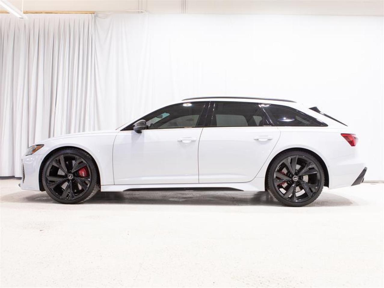 2023 Audi RS 6 Avant 4.0T quattro 8sp S-tronic Photo4